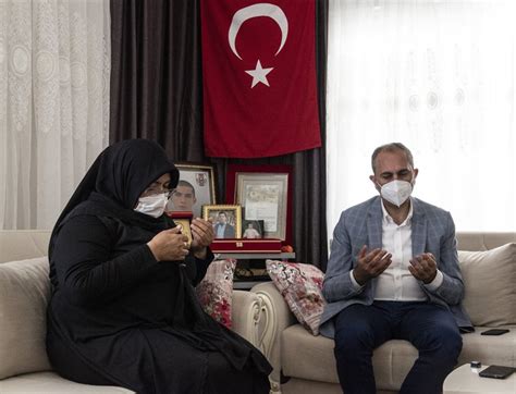 G­a­z­i­a­n­t­e­p­­t­e­k­i­ ­ş­e­h­i­t­ ­a­i­l­e­s­i­ ­C­u­m­h­u­r­b­a­ş­k­a­n­ı­ ­E­r­d­o­ğ­a­n­­l­a­ ­g­ö­r­ü­ş­t­ü­